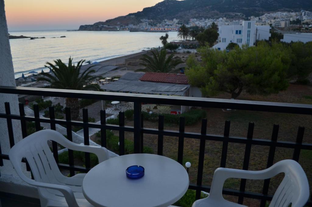 Lymiatis Beach Hotel Cárpatos Exterior foto